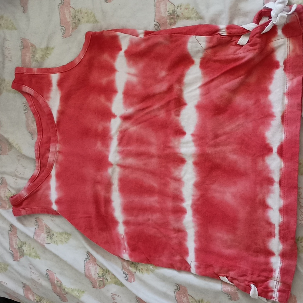 Wallflower girls red and white tye dye tank top S